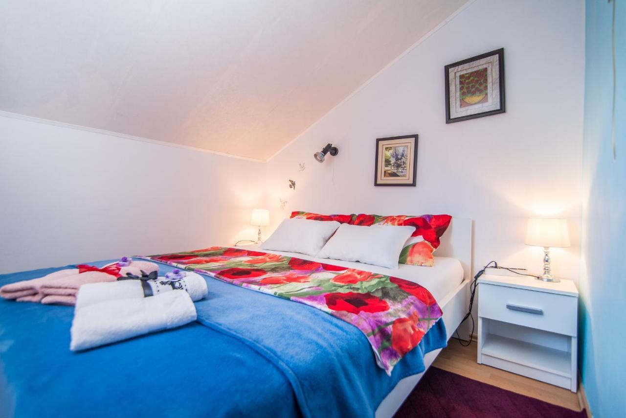 Apartment Vesna ロヴィニ エクステリア 写真